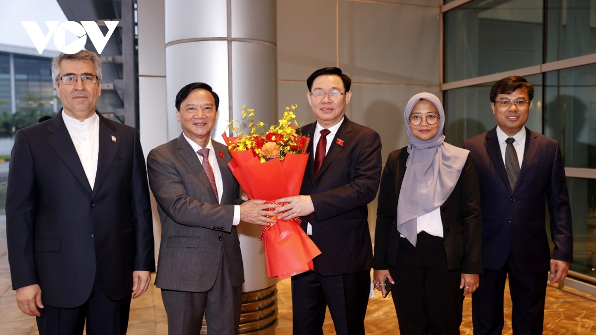Top legislator begins Indonesia visit, attends AIPA-44